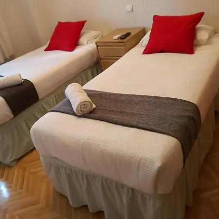Chalet Avila Rooms-3